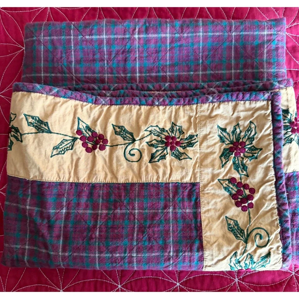 Lasting Impressions Quilted Throw Blanket Plaid Holly Berry Christmas Farmhouse